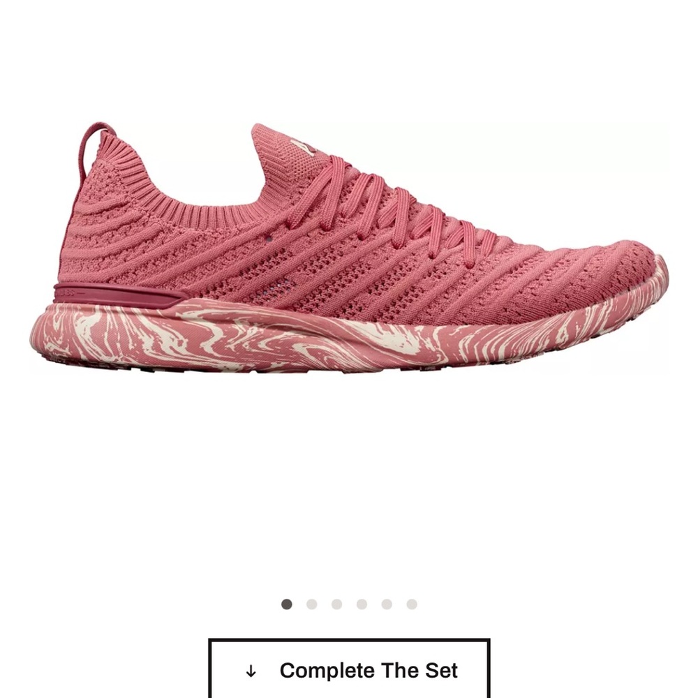 APL WOMENS SNEAKERS SIZE 9